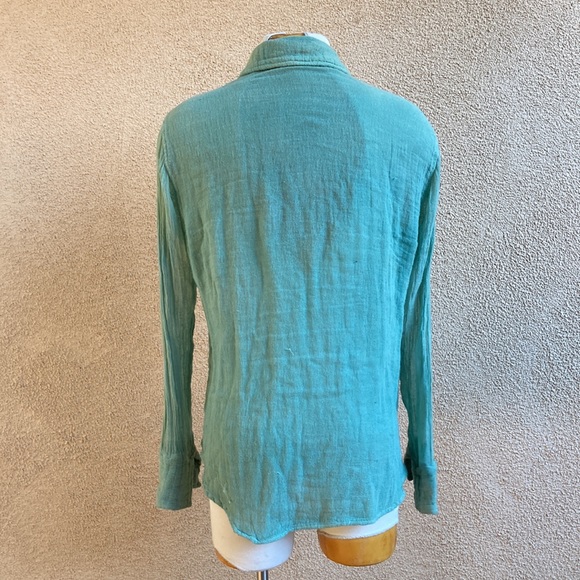 Jen’s Pirate Booty Seafoam Green Gauzey Button Down - Picture 3 of 10